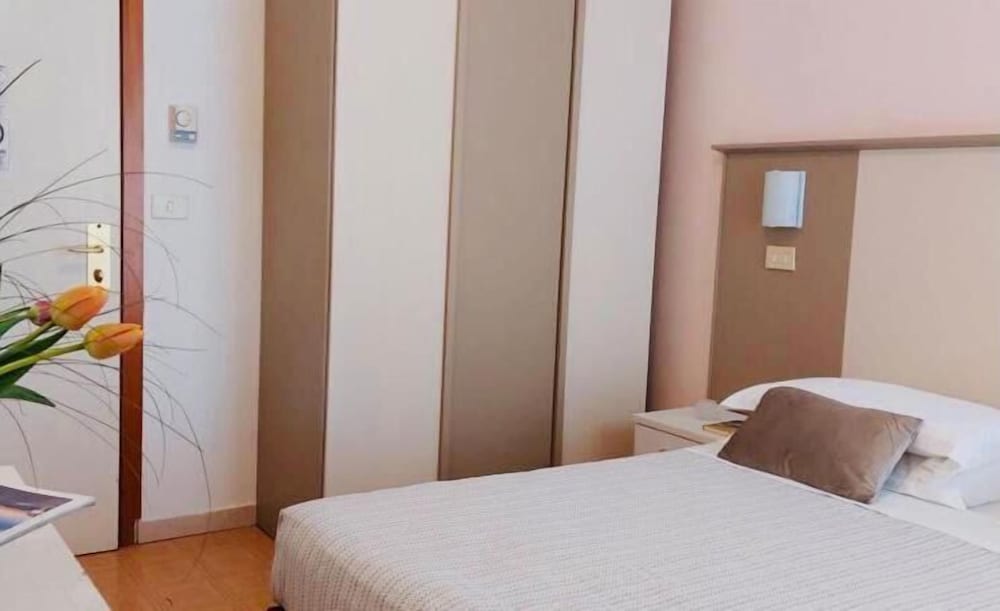 Фото Aura Living Hotel