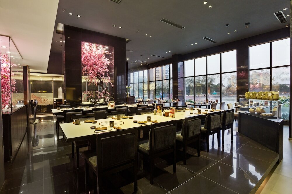 Фото Lake Side Hotel