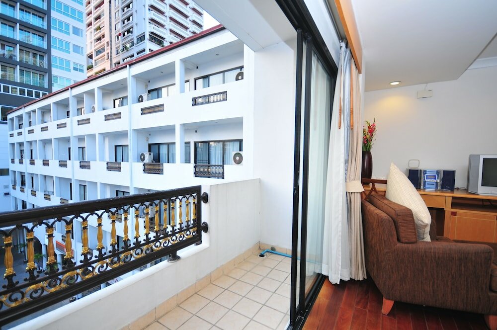 Фото Admiral Suite Serviced Apartment Hotel Sukhumvit