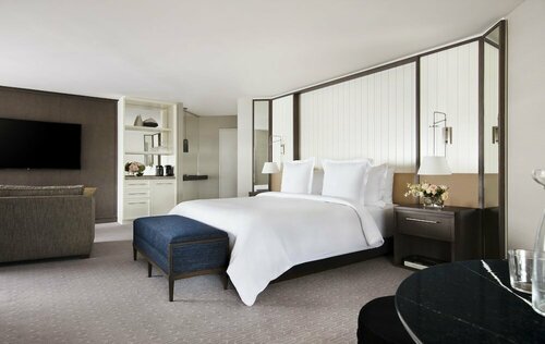 Гостиница Four Seasons Hotel Sydney в Сиднее