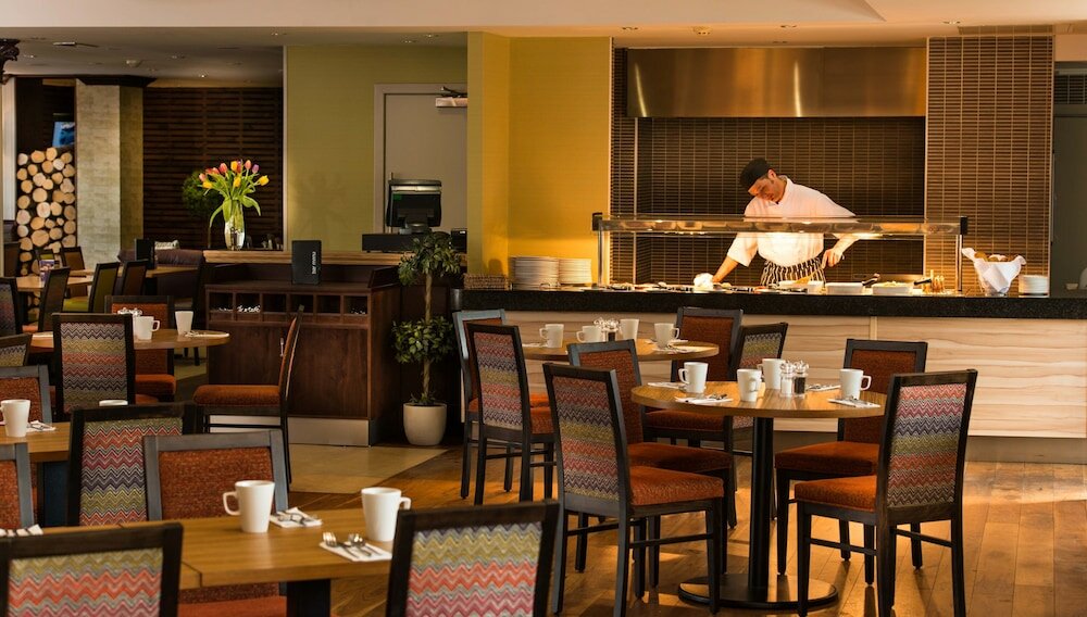 Фото Leonardo Inn Glasgow West End