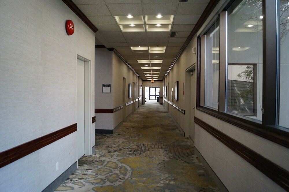 Фото Coast West Edmonton Hotel & Conference Centre