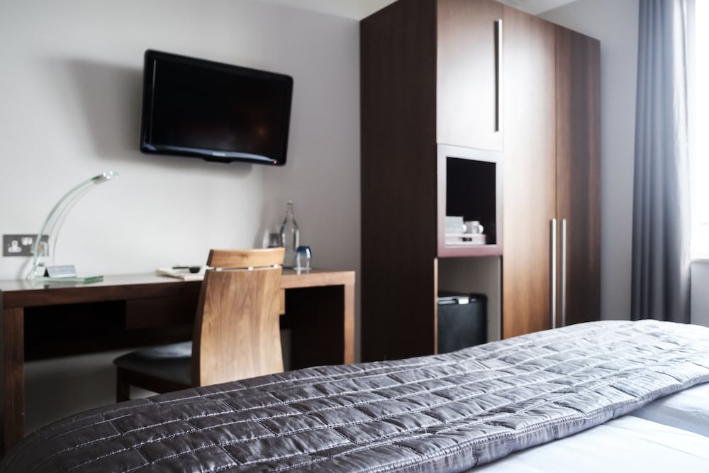 Фото The Fox & Goose Hotel