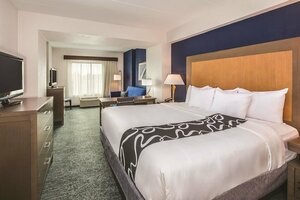 Гостиница La Quinta Inn & Suites by Wyndham Philadelphia Airport
