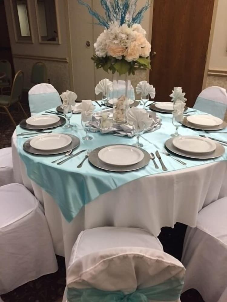 Фото University Square Hotel