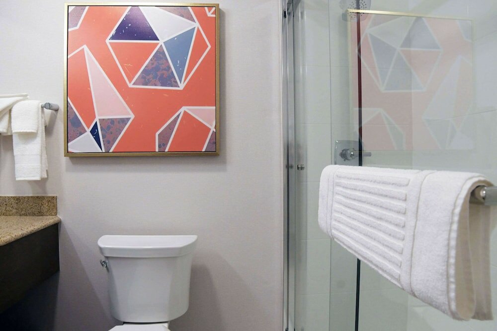 Фото Comfort Inn & Suites Nw Milwaukee