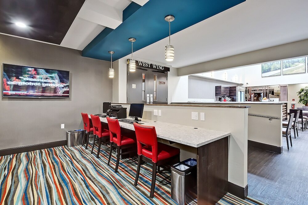 Фото Best Western Plus Port O'Call Hotel