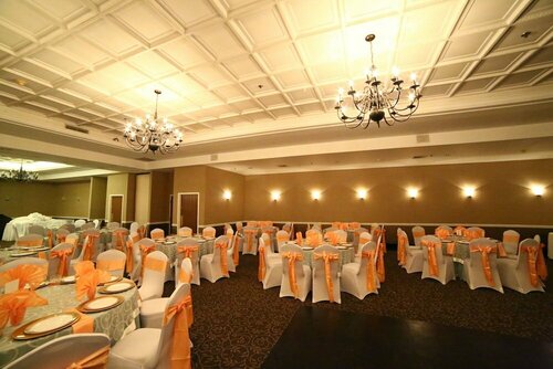 Гостиница Comfort Suites Bethlehem Near Lehigh University and Lvi Airport в Бетлехеме