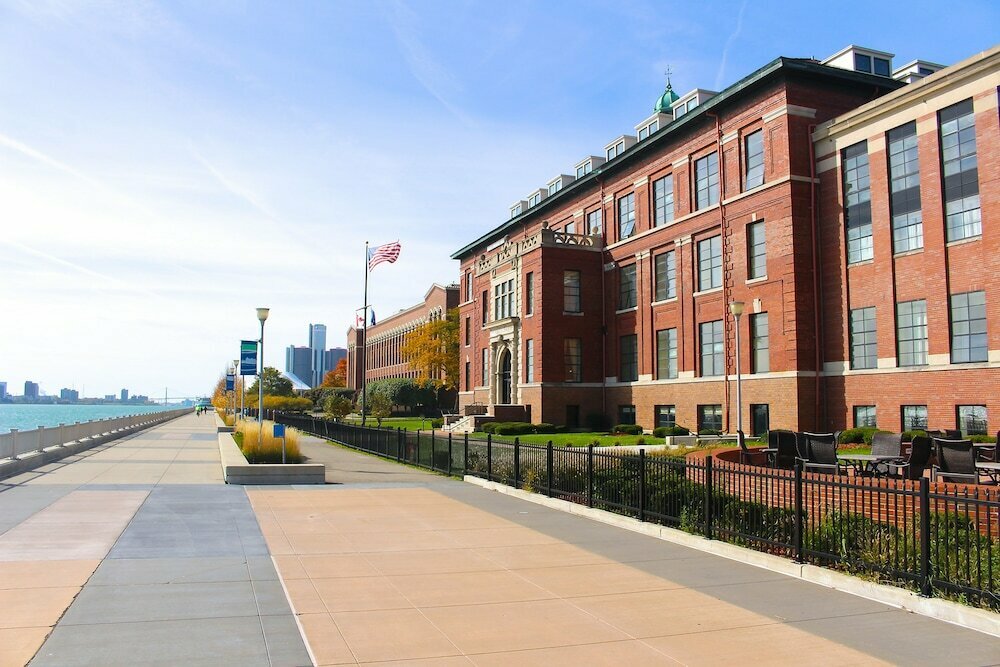 Hotel Roberts Riverwalk Urban Resort Hotel, State of Michigan, photo