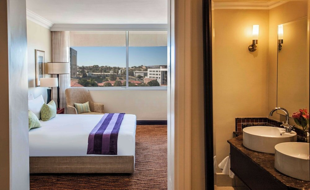 Фото Avani Windhoek Hotel & Casino