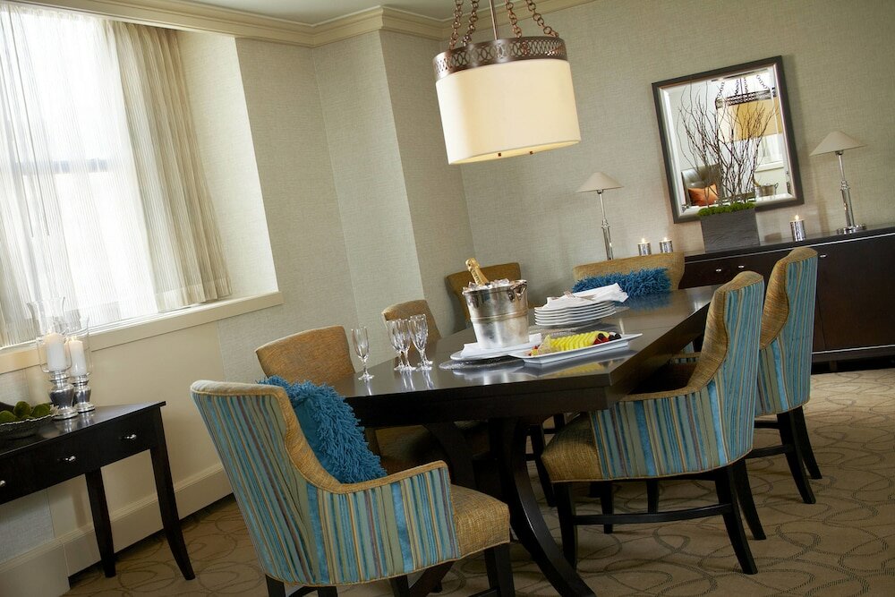 Фото Renaissance Cleveland Hotel