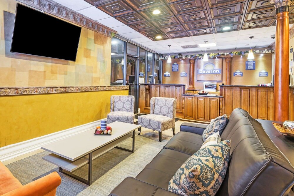 Фото Days Inn by Wyndham Fort Lauderdale-Oakland Park Airport N