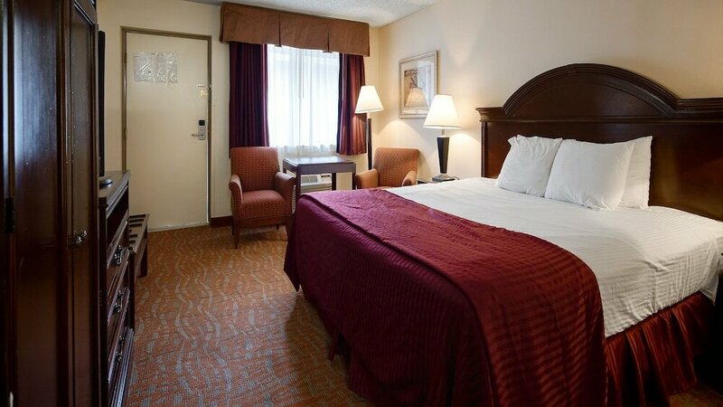 Гостиница Mho Inn & Suites