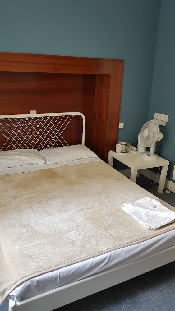 Фото Mandalay Picton House Hotel