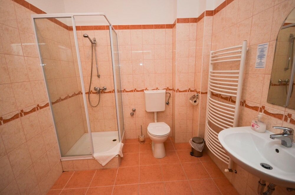 Фото Broadway City Guesthouse