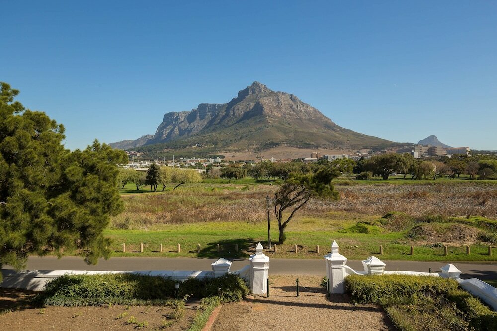 Фото Protea Hotel by Marriott Cape Town Mowbray