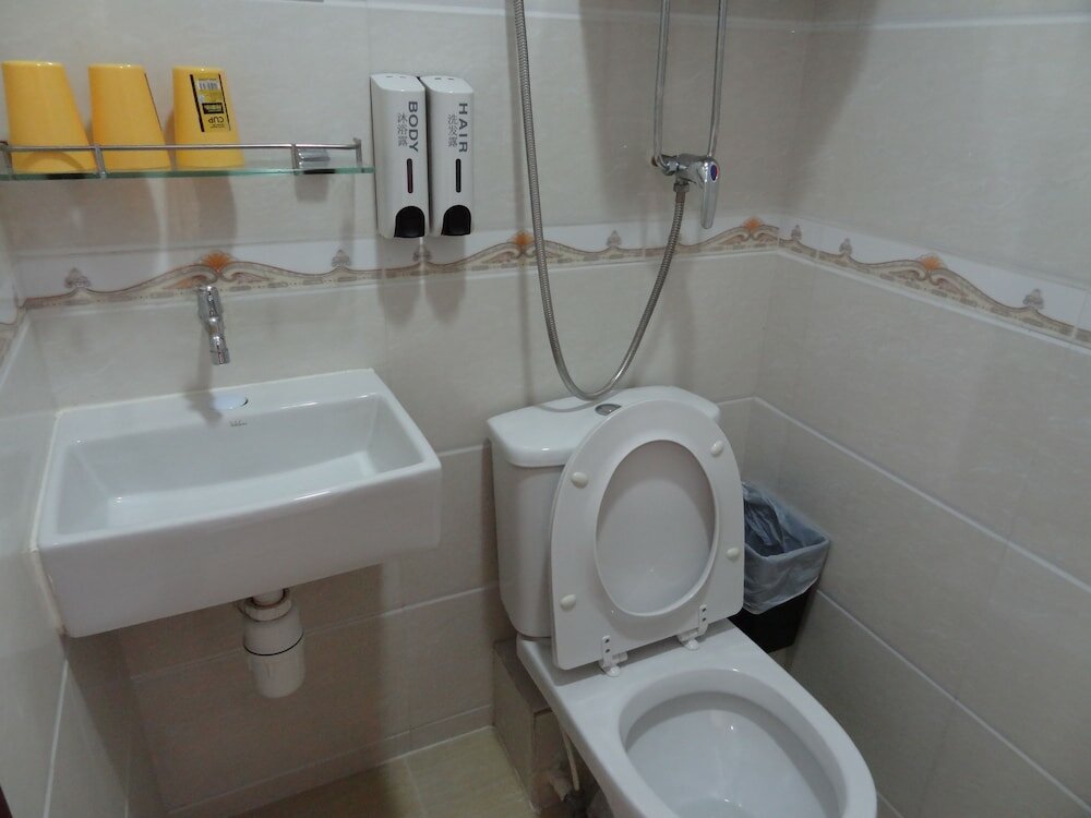 Фото Tai Wah Hostel