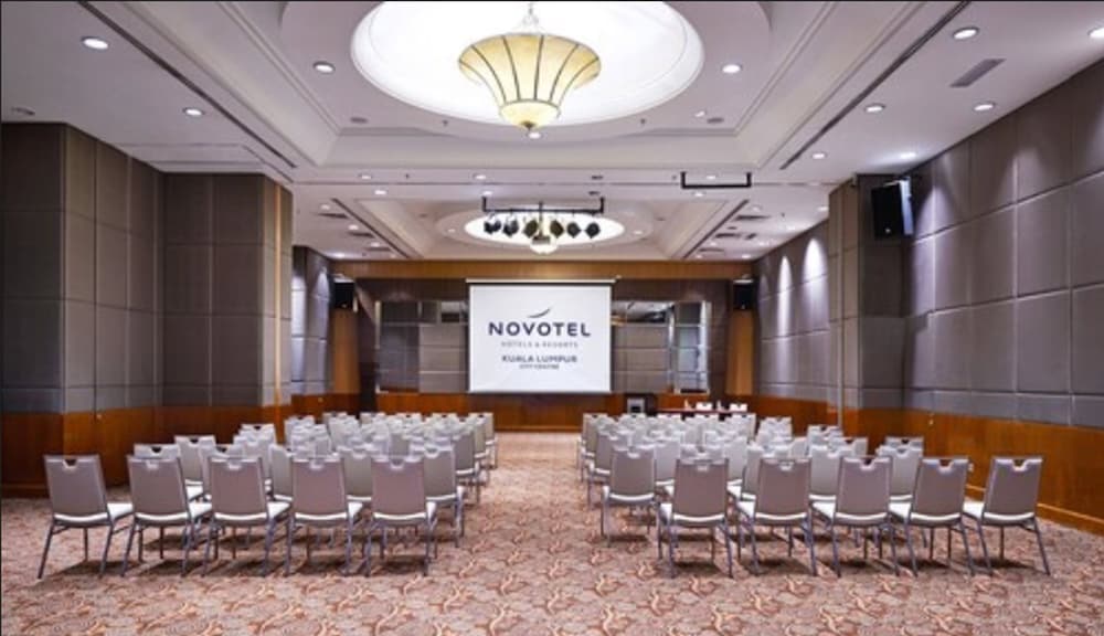 Фото Novotel Kuala Lumpur City Centre