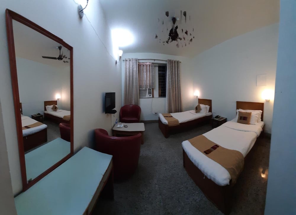 Фото Hotel Saramati