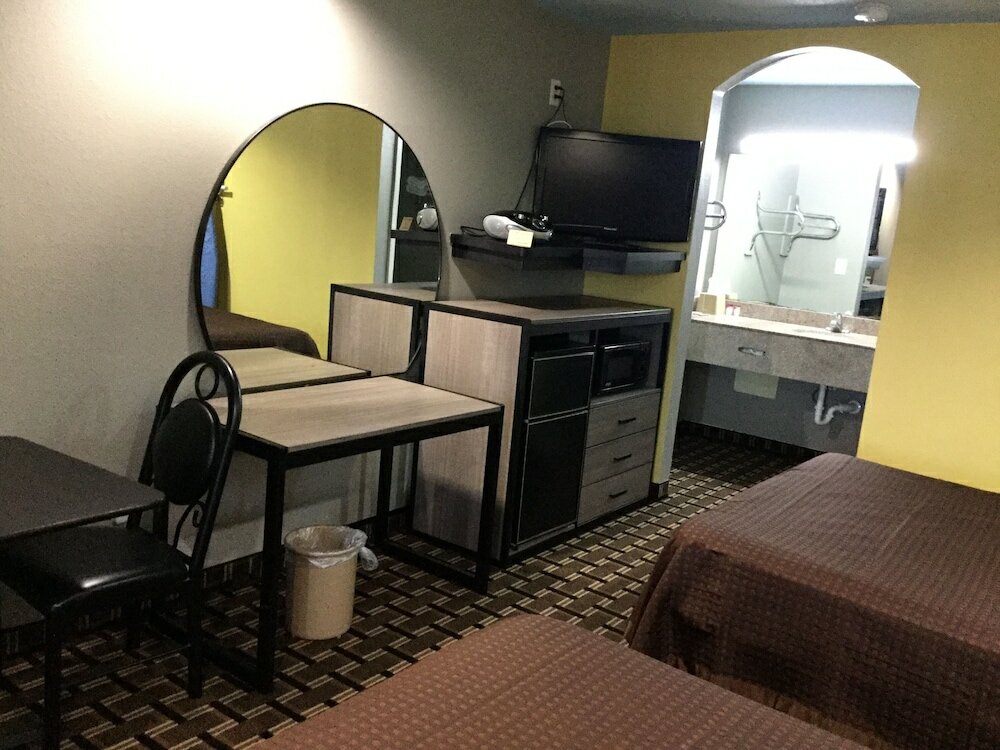 Фото Luxury Inn and Suites Seaworld Lackland