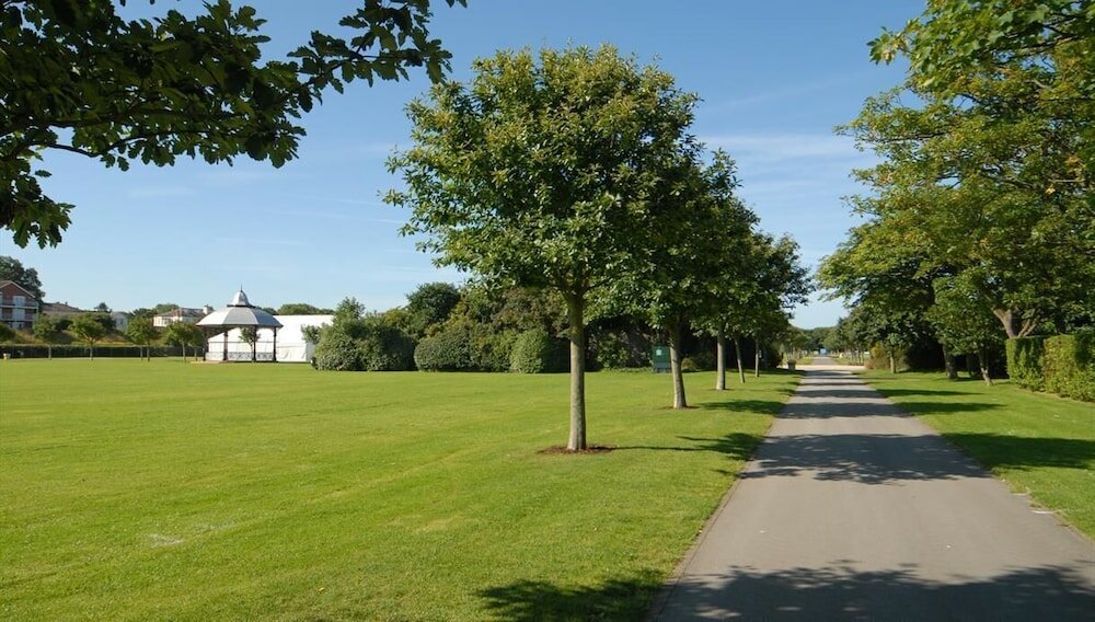 Фото Beach House - 1 Bedroom Apartment