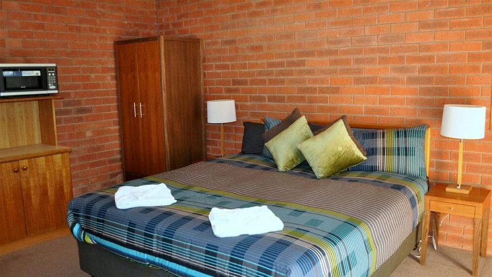 Фото Merrijig Motor Inn Resort