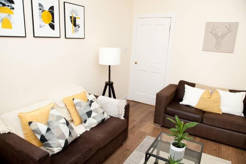 Фото Snug - Logie Baird Apartment