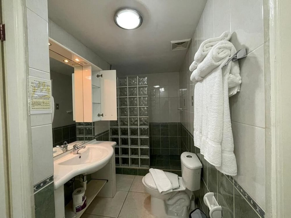 Фото Del Rey Apartments