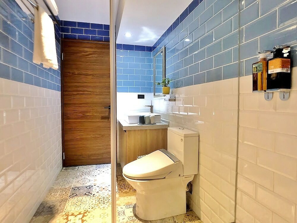 Фото Journey Town Inn