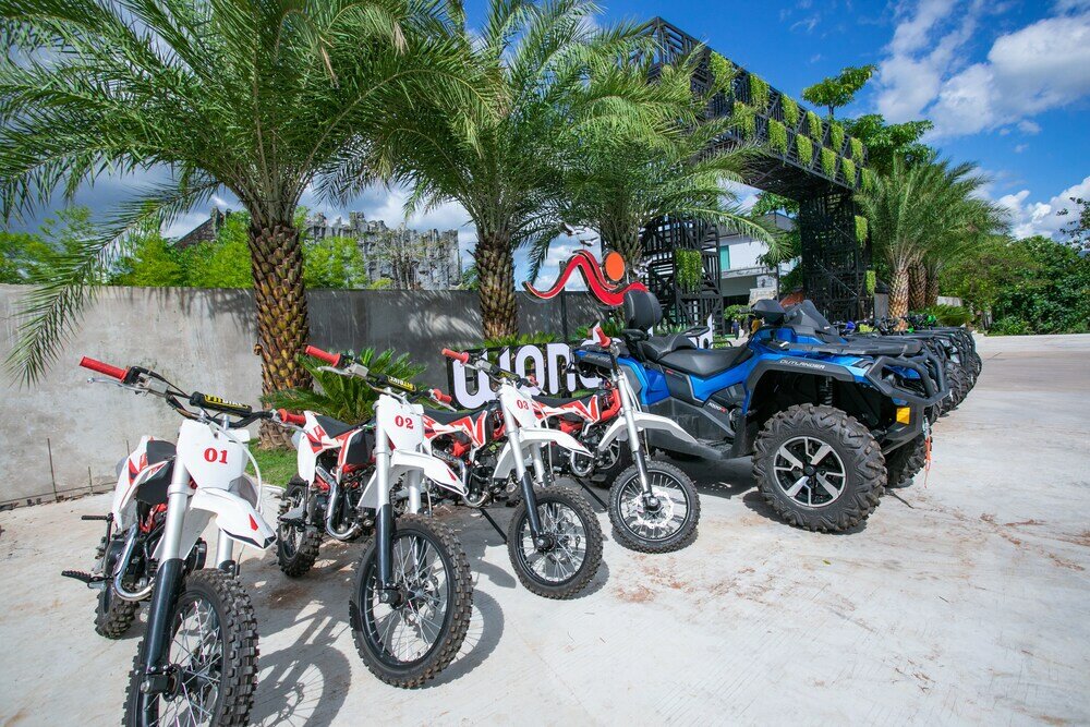 Фото Wonderland Suites and Resort