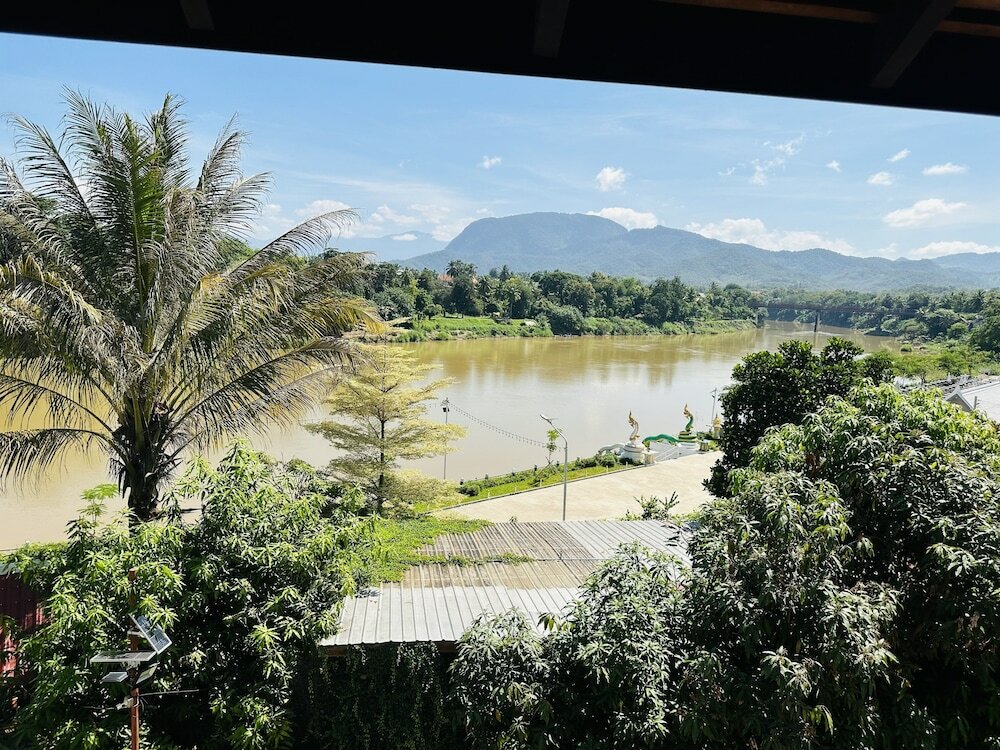 Фото Kingkham Riverside Hotel