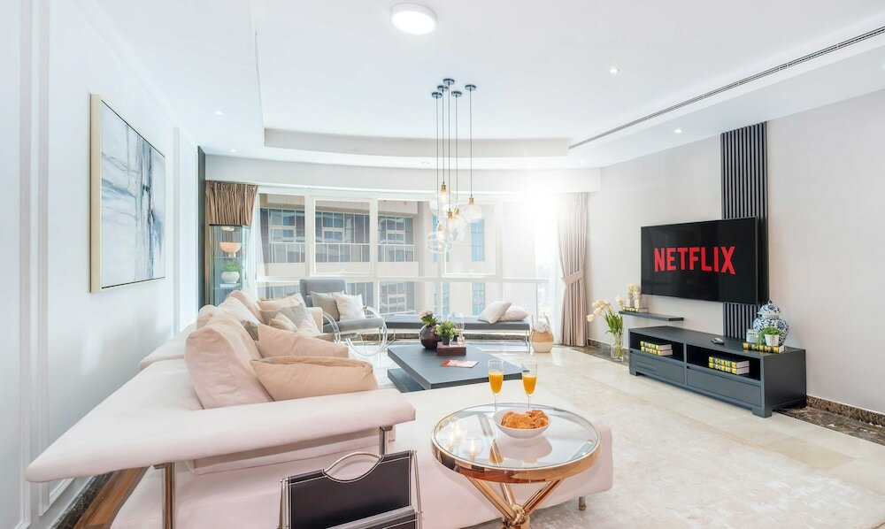 Фото Lux The Al Seef Marina 4 bed Suite