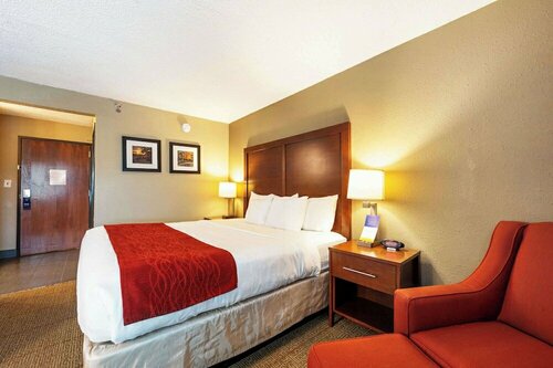 Гостиница Comfort Inn Mayfield Heights Cleveland East