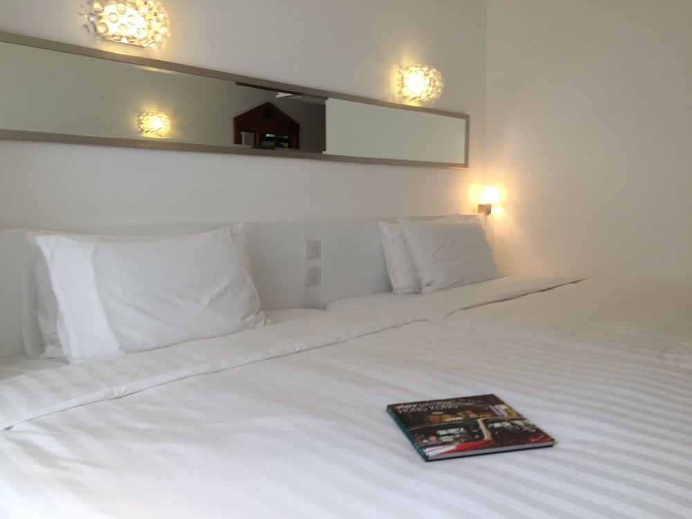 Фото The Charterhouse Causeway Bay