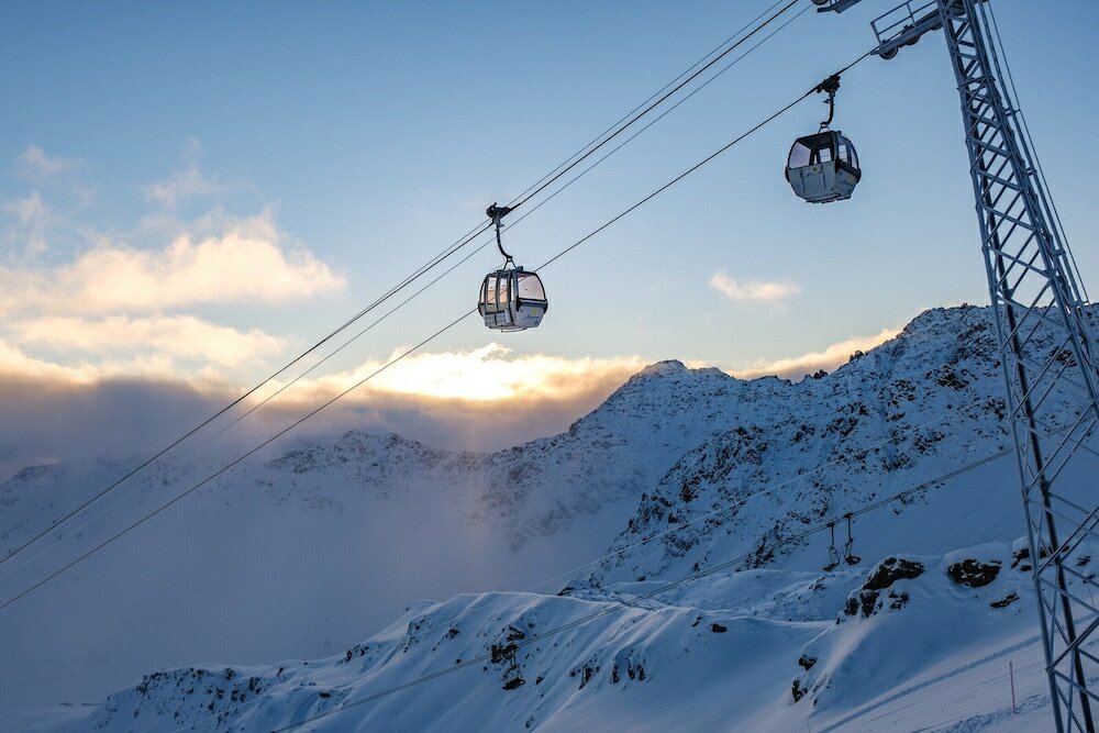 Фото Tschuggen Grand Hotel