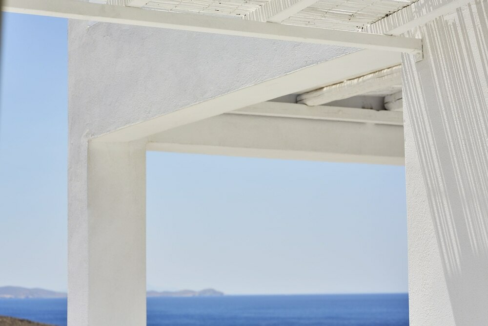 Фото Mr & Mrs White Tinos