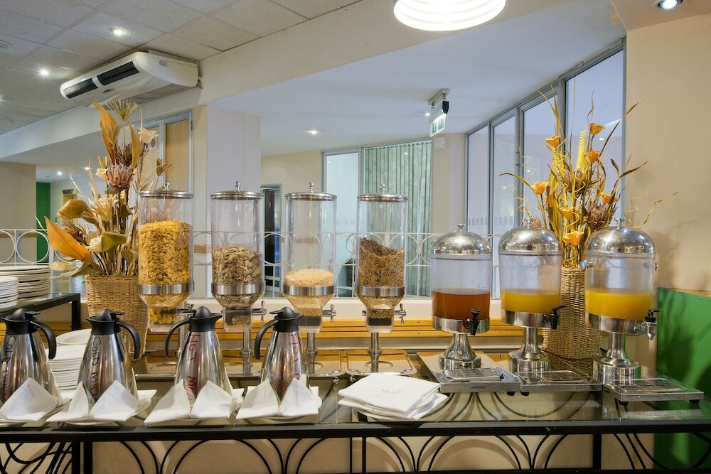 Фото Holiday Inn Bulawayo, an Ihg Hotel