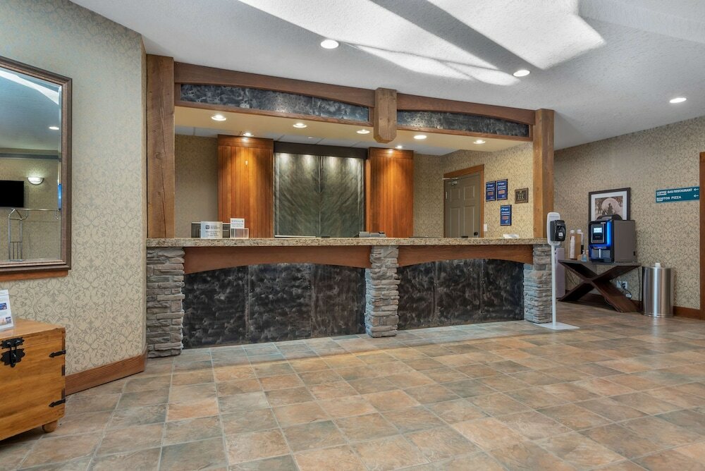 Фото Best Western Plus Fernie Mountain Lodge
