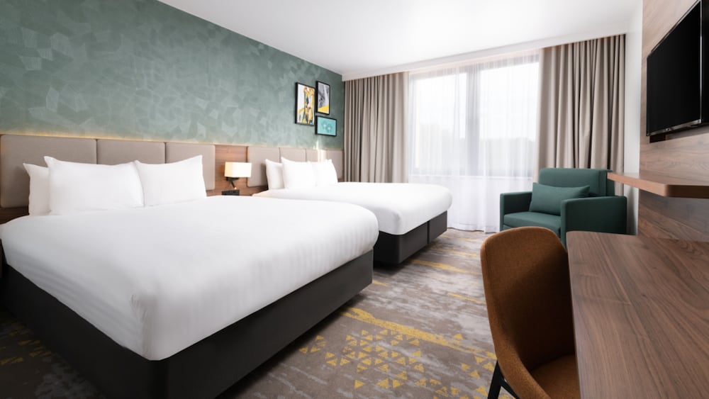 Фото Holiday Inn London Gatwick Worth