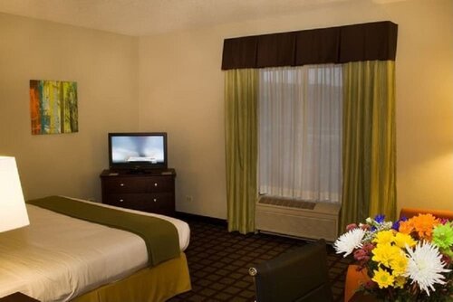 Гостиница Holiday Inn Express Hotel & Suites Chicago-Algonquin, an Ihg Hotel