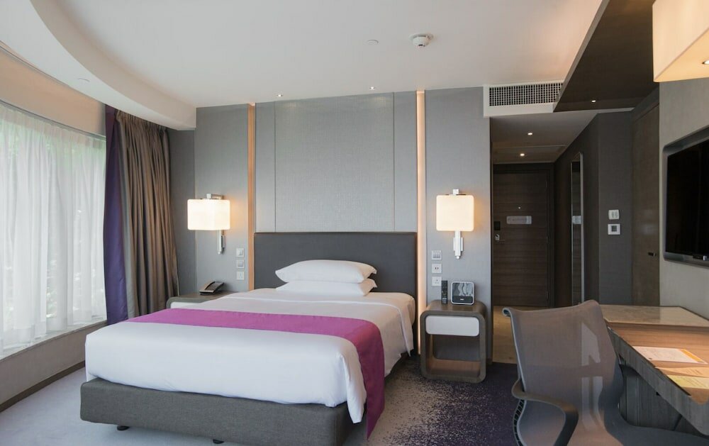 Фото Royal Plaza Hotel