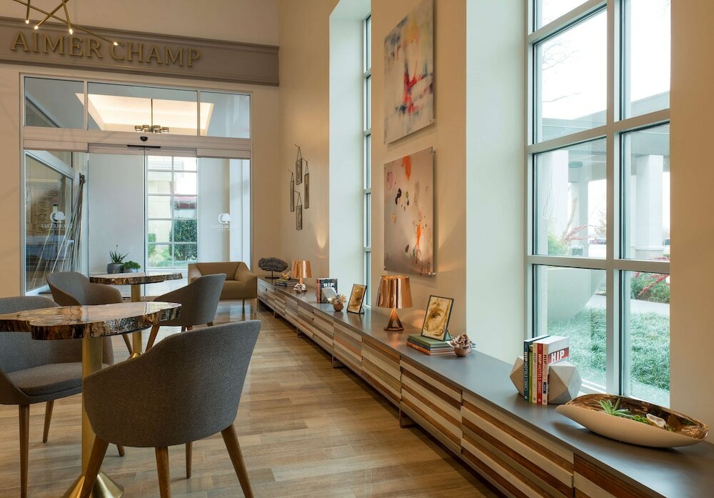 Фото DoubleTree by Hilton Hotel Dallas – Love Field