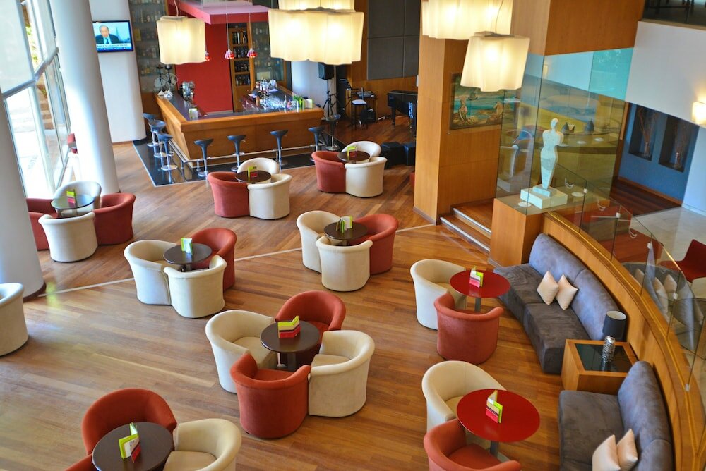 Фото Golden Bay Beach Hotel