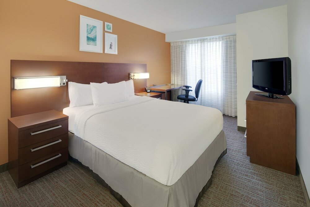 Фото Residence Inn by Marriott Indianapolis Airport