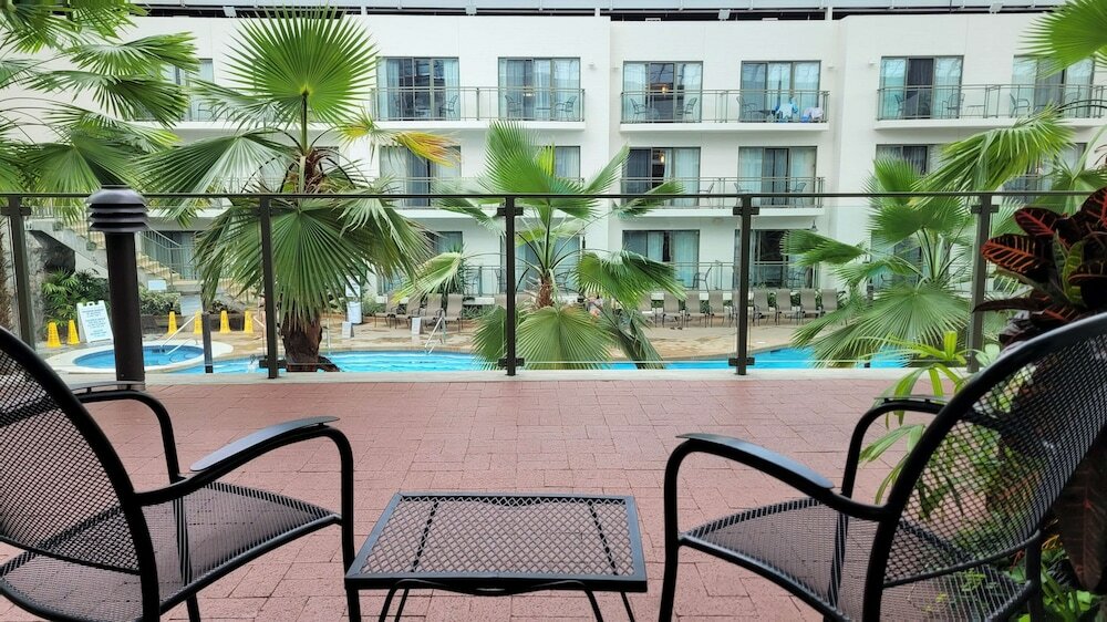 Фото Best Western Plus Lamplighter Inn & Conference Centre