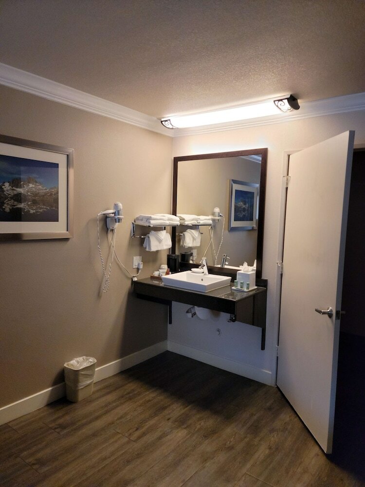 Фото Best Western Bishop Lodge