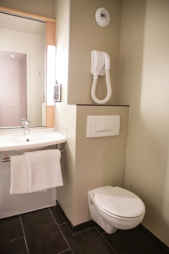 Фото Ibis Paris Porte d'Orléans