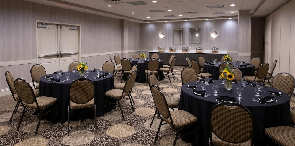 Фото Hilton Garden Inn Philadelphia/Ft. Washington