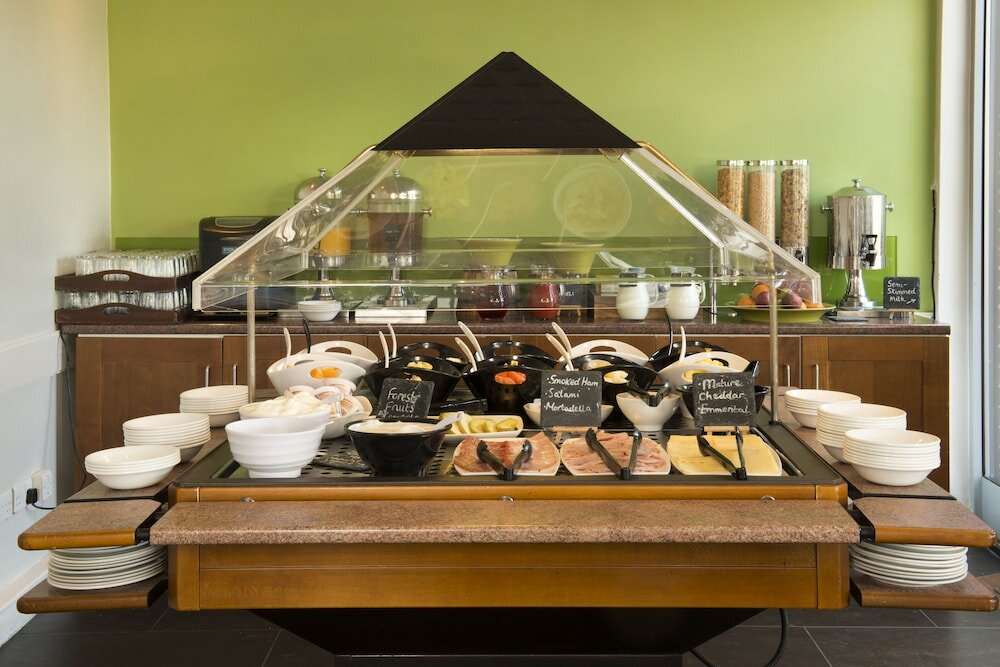 Фото Holiday Inn Basildon