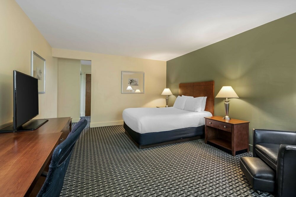 Фото Best Western Plus Brunswick Bath